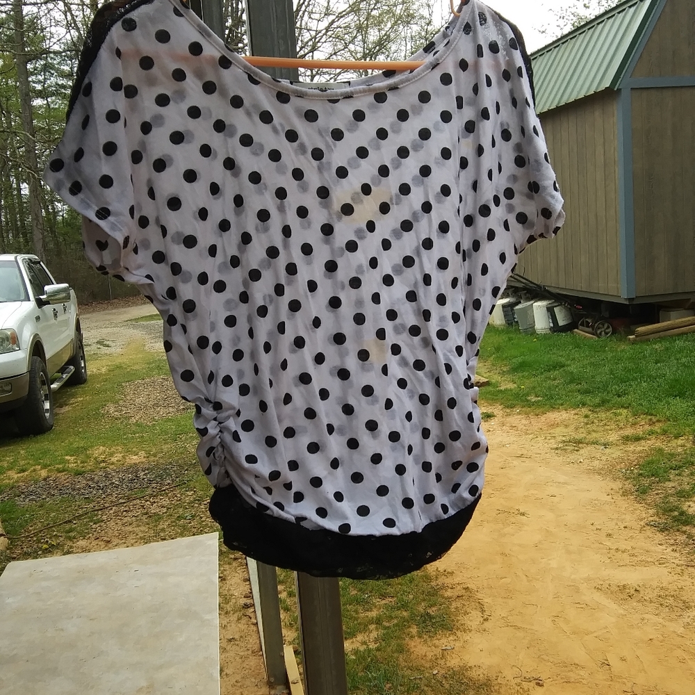 Poka dot lace top